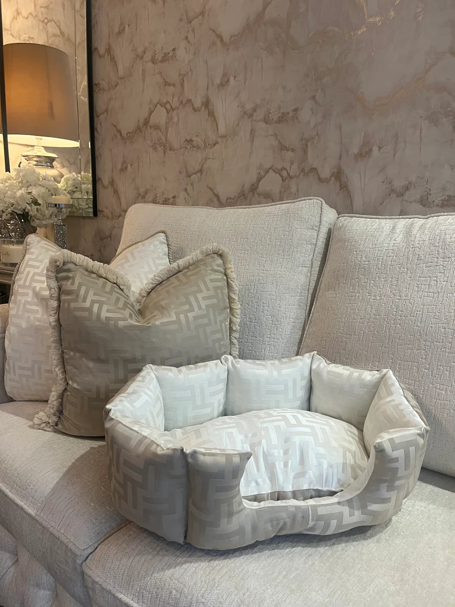 FF Beige And White Reversible Dog Bed