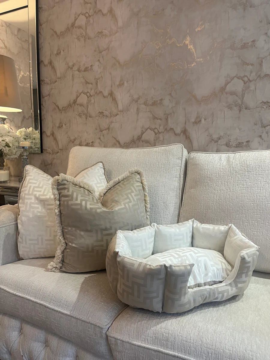 FF Beige And White Reversible Dog Bed