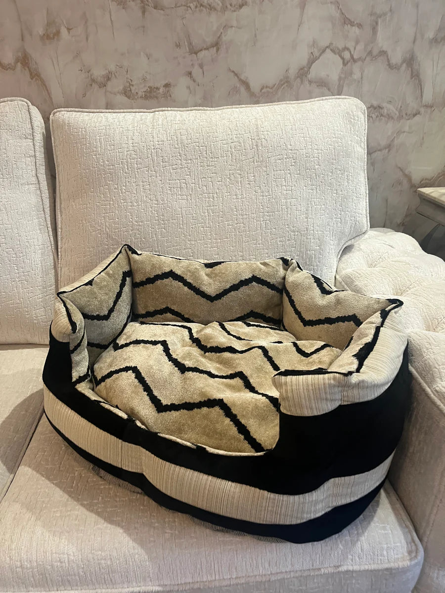 Cream And Black Striped Zig Zag Dog Bed