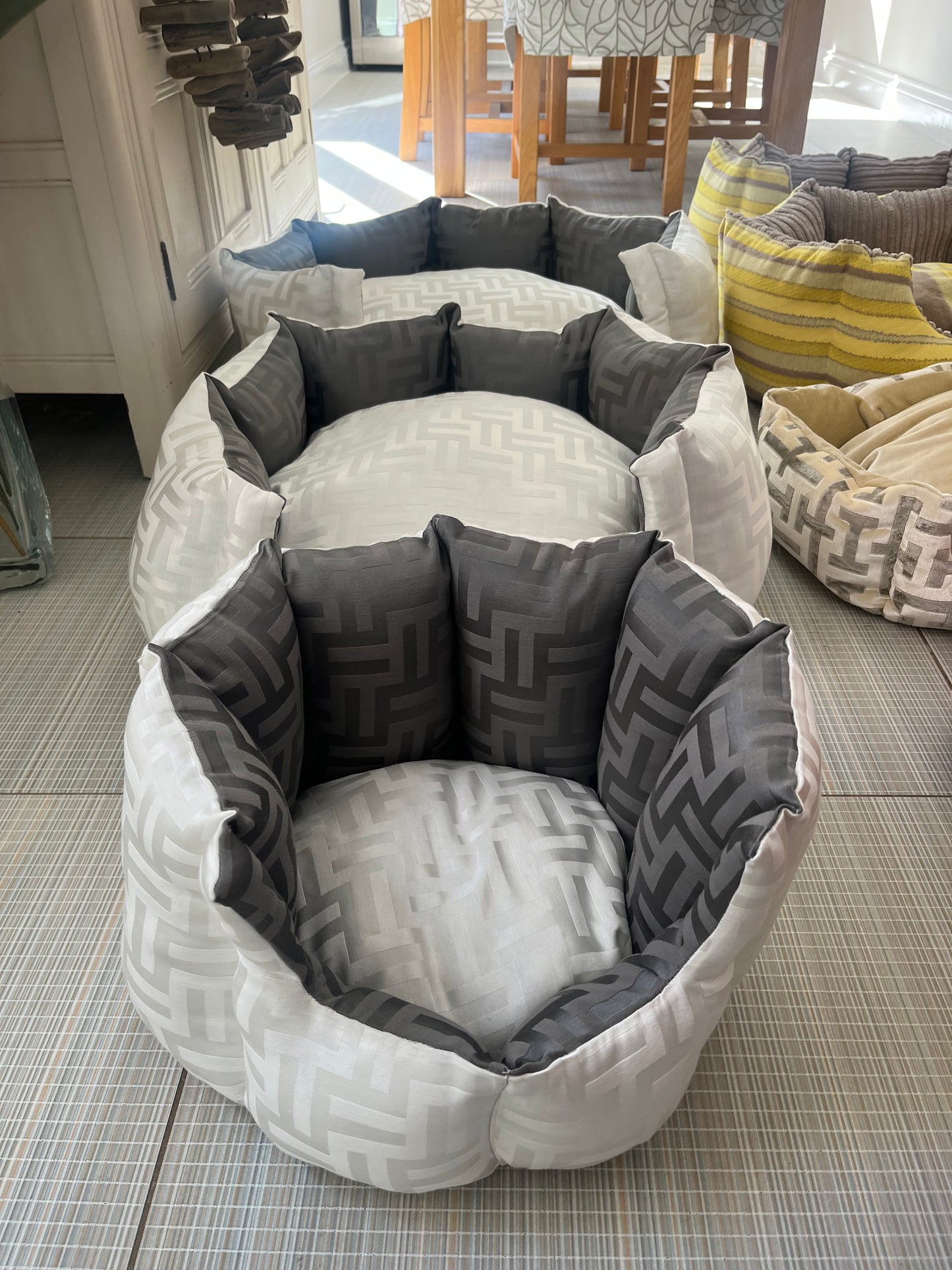 FF White And Grey Reversible Dog Bed