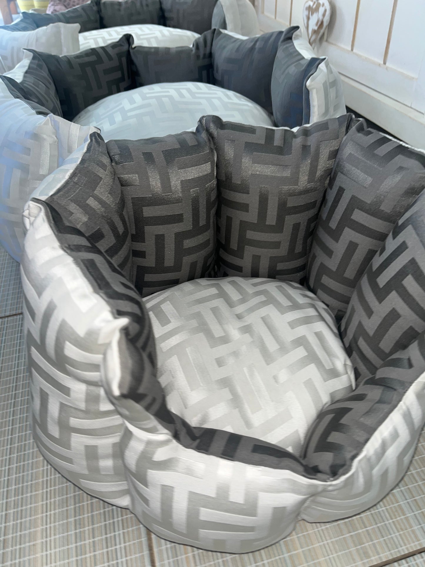 FF White And Grey Reversible Dog Bed
