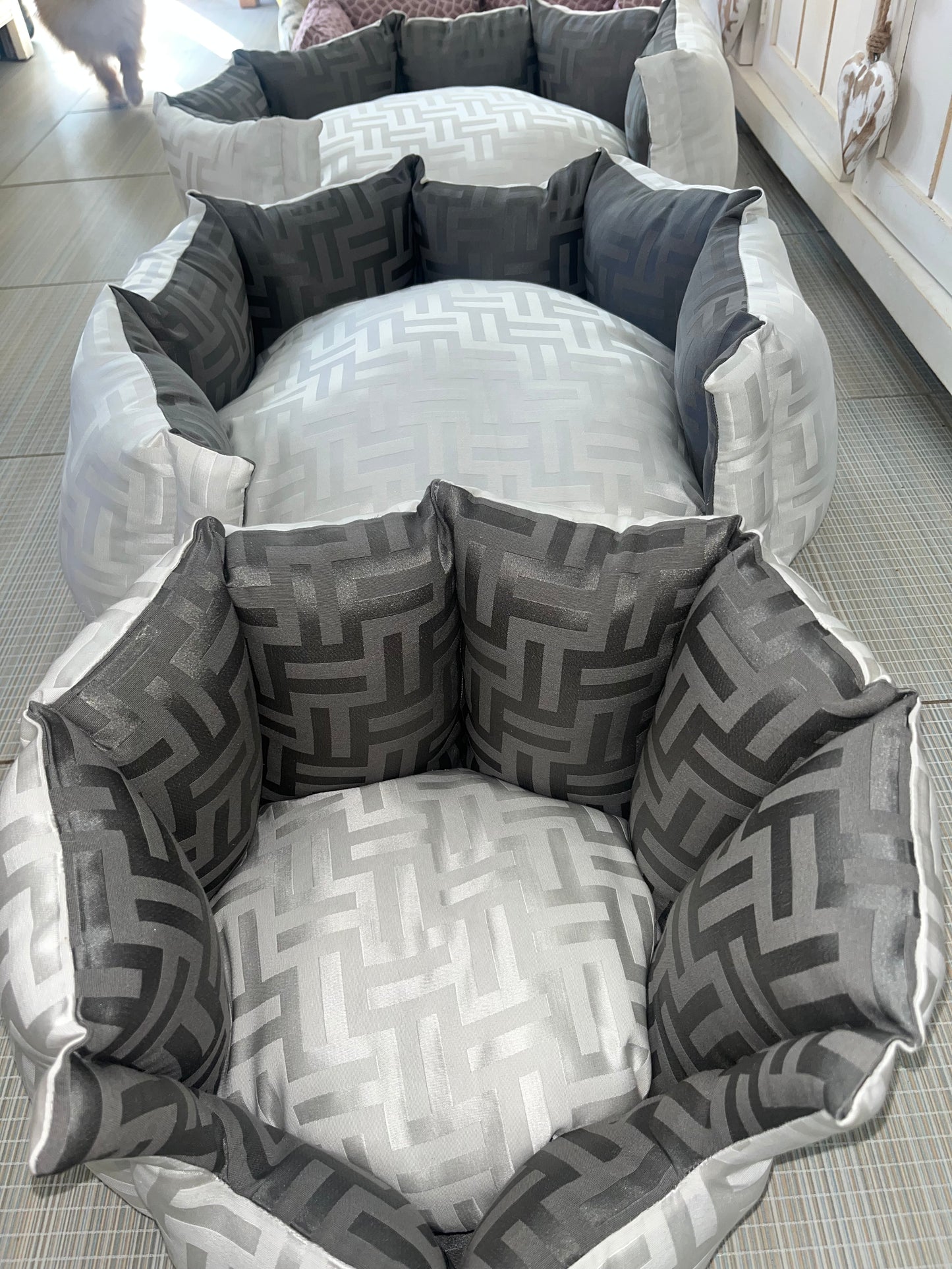 FF White And Grey Reversible Dog Bed