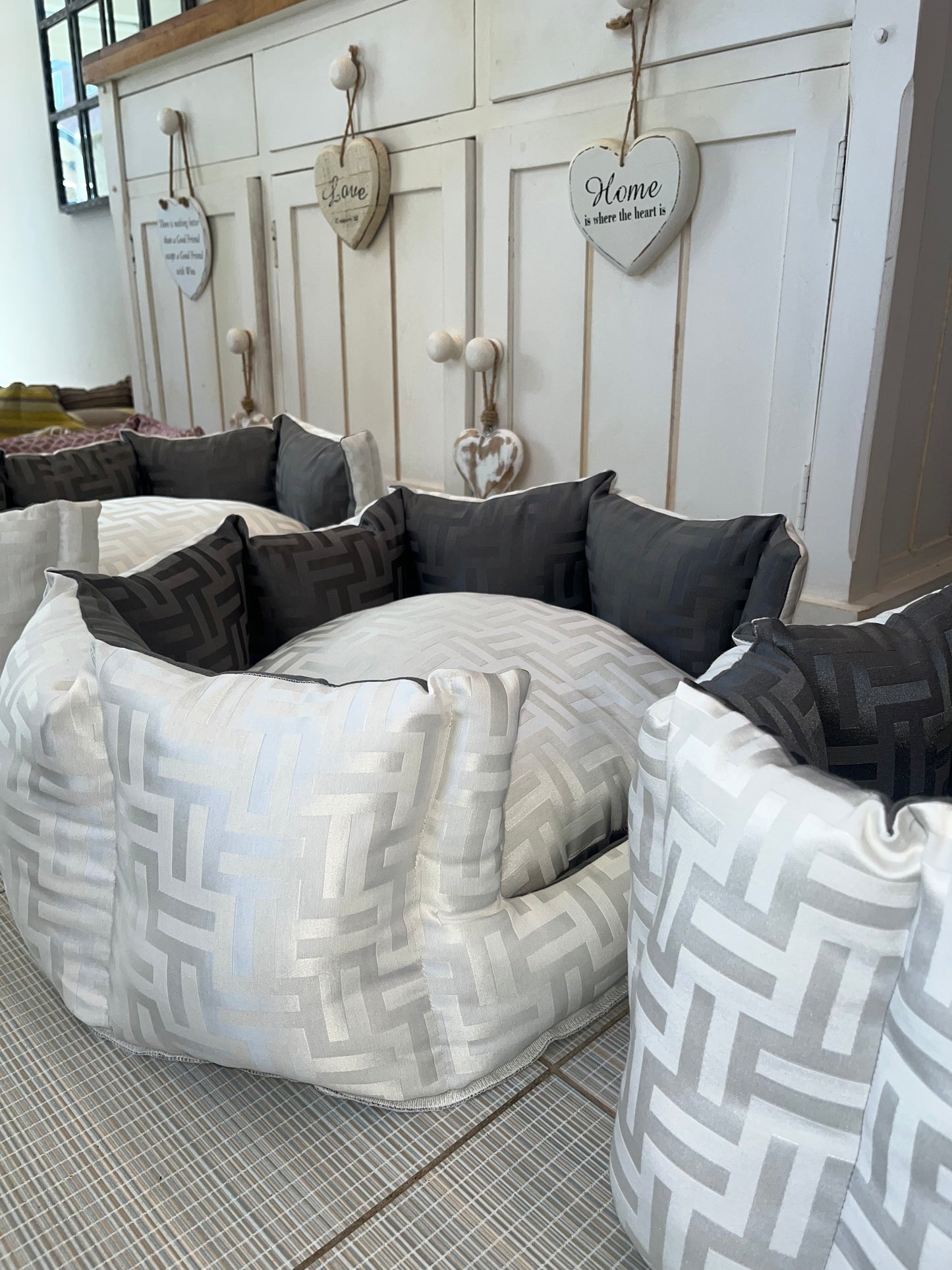 FF White And Grey Reversible Dog Bed